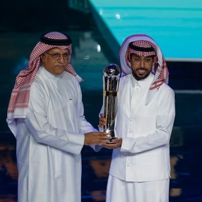 Meshal2009m's profile picture. فَتَجَشَّموا للمَجدِ كُلَّ عَظيمةٍ إنّي رَأيتُ المَجدَ صَعبَ المُرتَقى