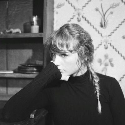 batrgrayson's profile picture. bio unesp 025 | pure heroine, track 5