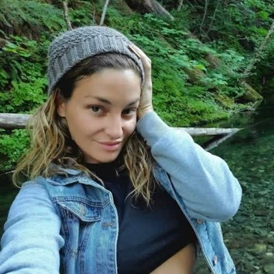 BeckyBe764's profile picture. 