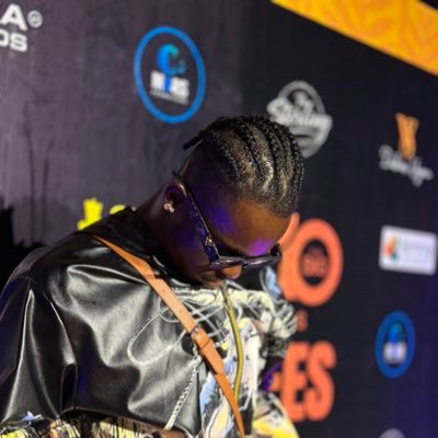 biggwhales's profile picture. Political Scientist Artist  Fashion Designer Stream LoveYou/Drift  https://t.co/ObQ5ASJjgE