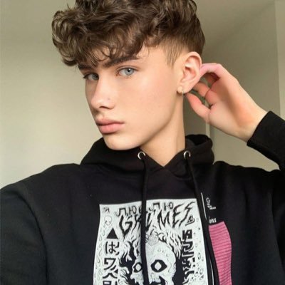 starfireboestbo's profile picture. I’m a single gay 🏳️‍🌈 I’m here looking for a friend with whom one has an occasional and casual sexual https://t.co/LPrtbNLzBt a massage therapist 💕