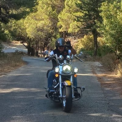 Khaledhaddara's profile picture. لبنان خُلد الخلود، موطن بِكْر، ضمّات تاريخ من أمجاد. أنت الجمال، لك في الحروف لَون، أبهى ما فيها لونها الأخضر 🇱🇧