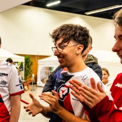 JulienVeyrunes's profile picture. 18 years old // Simracer #34🇫🇷 for @PrimaEsports || P7 GTWS 2024 Nations Cup // 🥇X8 World Record // 🥇French Tour 2025 Winner