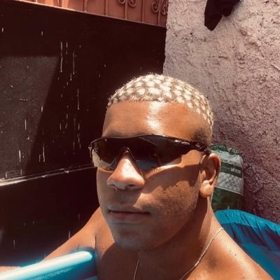 Guilher76311435's profile picture. seja luz! ✨