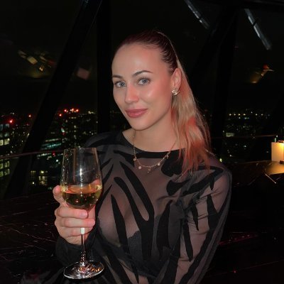 helenhenry888's profile picture. Interior designer at Sea & Oak Design | Shareholder at LEVEL UP Design LLC | Architecture enthusiast Living for creativity and inspiration