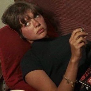 iDateReyna's profile picture. melancholic and nostalgic