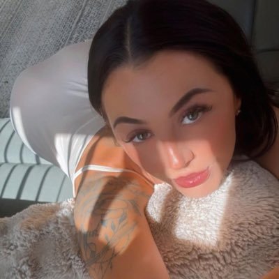 shrowbrown11's profile picture. 