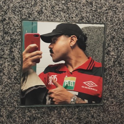 iaguiss's profile picture. ostento minhas contradições ᶜʳᶠ ¹⁸⁹⁵