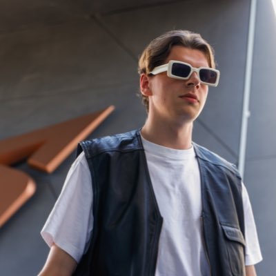 DeanRigu's profile picture. Tikt verhalen voor je favoriete merk en is het hoogstwaarschijnlijk oneens met je voetbalmening.