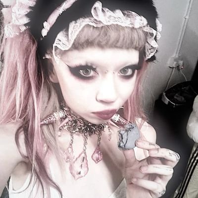 jazminabort's profile picture. música alternativa terror e gays