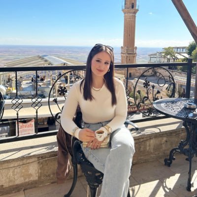 Cerenkandmir's profile picture. 🧚🏻‍♀️