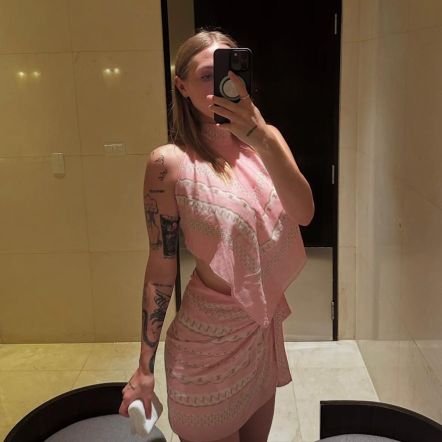 laura_ptlr's profile picture. Je reçois les messages uniquement sur télégramme 👇👇👇 ou snap 👉https://t.co/O1usHyFCQm