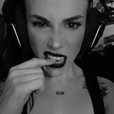 olayasaurus's profile picture. No voy más tatuada porque no me da el dinero. Rol, please.