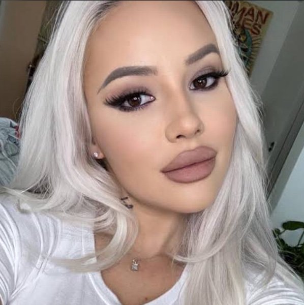 Sarahloisuyx's profile picture. 