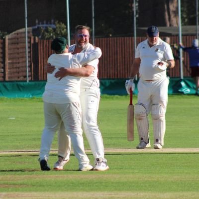 budgiek's profile picture. 40 something cricket and Reading FC fan - have literally no idea how to work twitter or what its all about but everyone else is on here and i'm very easily led