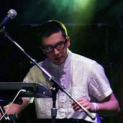 lorrainebow's profile picture. 