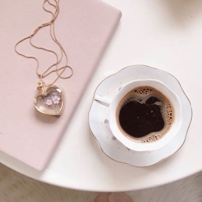 Shooq_H_'s profile picture. اللهم إني أستودعتِك وأستأمنتك قلبي ونفسْي ♥️ https://t.co/l2IWHErY0r