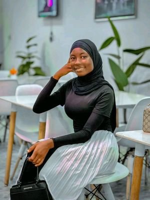 feenat_'s profile picture. Muslimah 

chocolate 🍫 lovers 😋 ♥  I love my family 👪