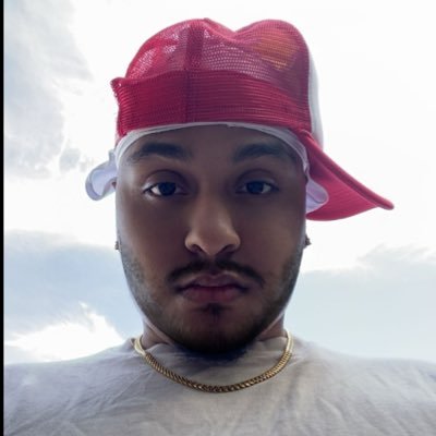 Uzdonis's profile picture. 23 ~ formally UziiXBL ~ MA ~ Partner + $500k+ earned on @1v1Me ~ 6.4k @Twitch ~ 14.7k @YouTube ~ opinions are my own #DifferentHere @Celtics @OddsTheGeneral