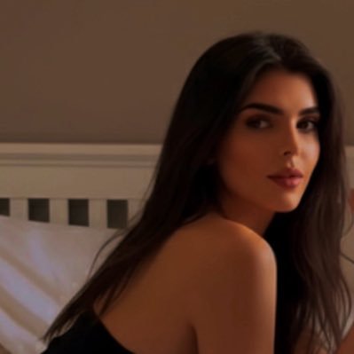 aakhriraastaaa's profile picture. 
