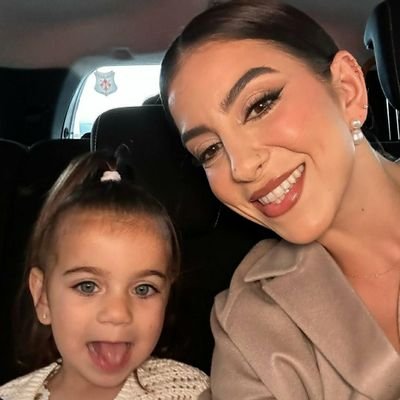 Reina4282354071's profile picture.