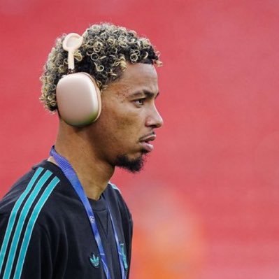 Danielj13324438's profile picture. 