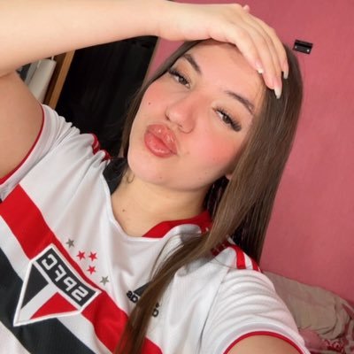 andradejulia08's profile picture. 