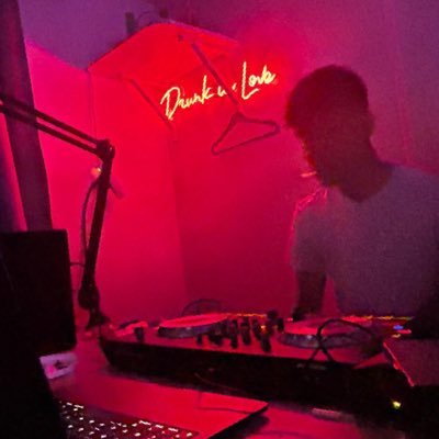 latete2oiim's profile picture. 