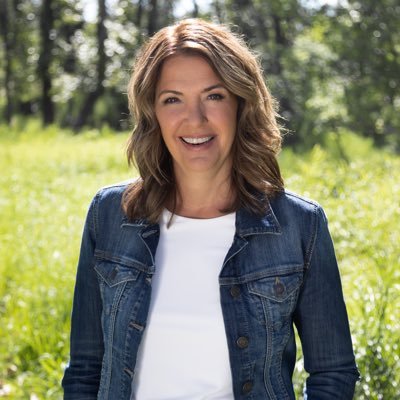 ABDanielleSmith's profile picture. Proud 🌾 Albertan & 🍁 Canadian. Wife. Dog Lover 🐶 Honoured to be the MLA for Brooks-Medicine Hat, Alberta's 19th Premier & Leader of the UCP.
