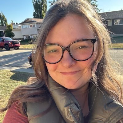 julia_hannelore's profile picture. 28 || lesbian || she & her