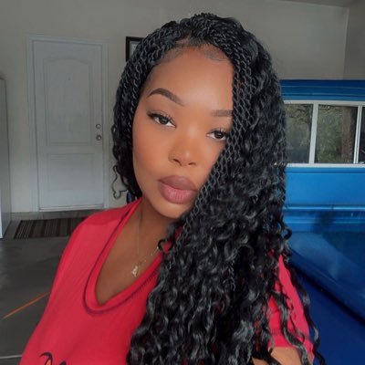 ariebanks3's profile picture. •Nursing📚 •Be you, Do you, For you🦋