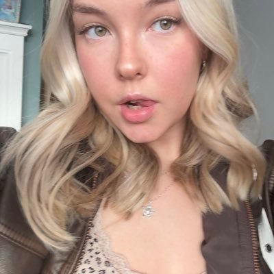 GirleMango's profile picture. Obsessed with Valorant & I stream sometimes | Esports Marketing Student @CollegeEsports_ | Prev: @LegionEsportsUK Creative Manager