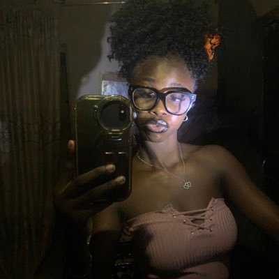 Ox_shellyyy's profile picture. 