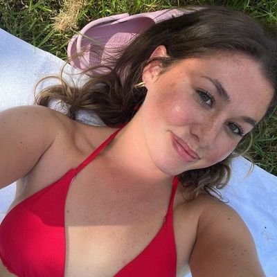 amberj0866's profile picture. Trying to live life to the fullest, one adventure at a time.