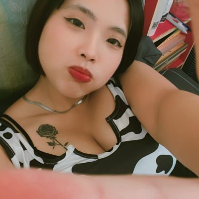 MedhurstMe91967's profile picture. 不想被誤會裝可愛，但也不想太正經 就這樣剛剛 好沒有拿的孩子必須跑得快#