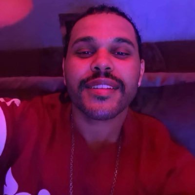 xsloom375's profile picture. my dm are open for a reason