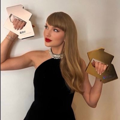 AndresErasTour's profile picture. 