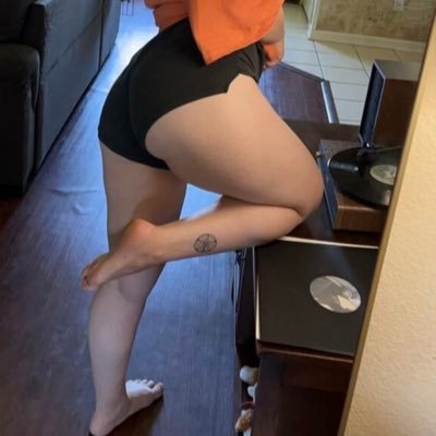 rosebeck221's profile picture. 