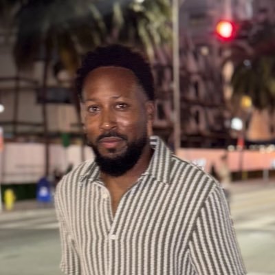 XavierThoughts_'s profile picture. Working in the Light🌌🌟| Founder of The Phoenix Club, Inc. @onephoenix2018 | 🥊Philly➡️ NYC🗽 #BlackBillionaires #DreamWalker