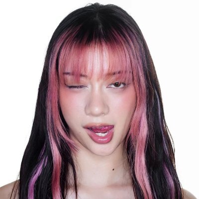 droidhymns's profile picture. i love Yves from loona