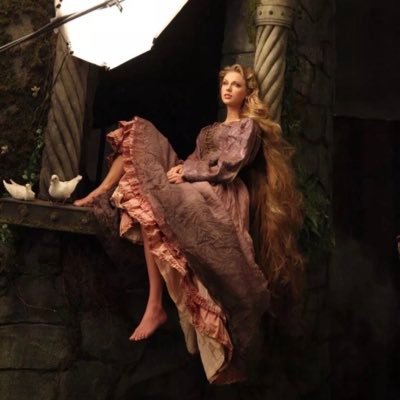 Elainewill41249's profile picture. 