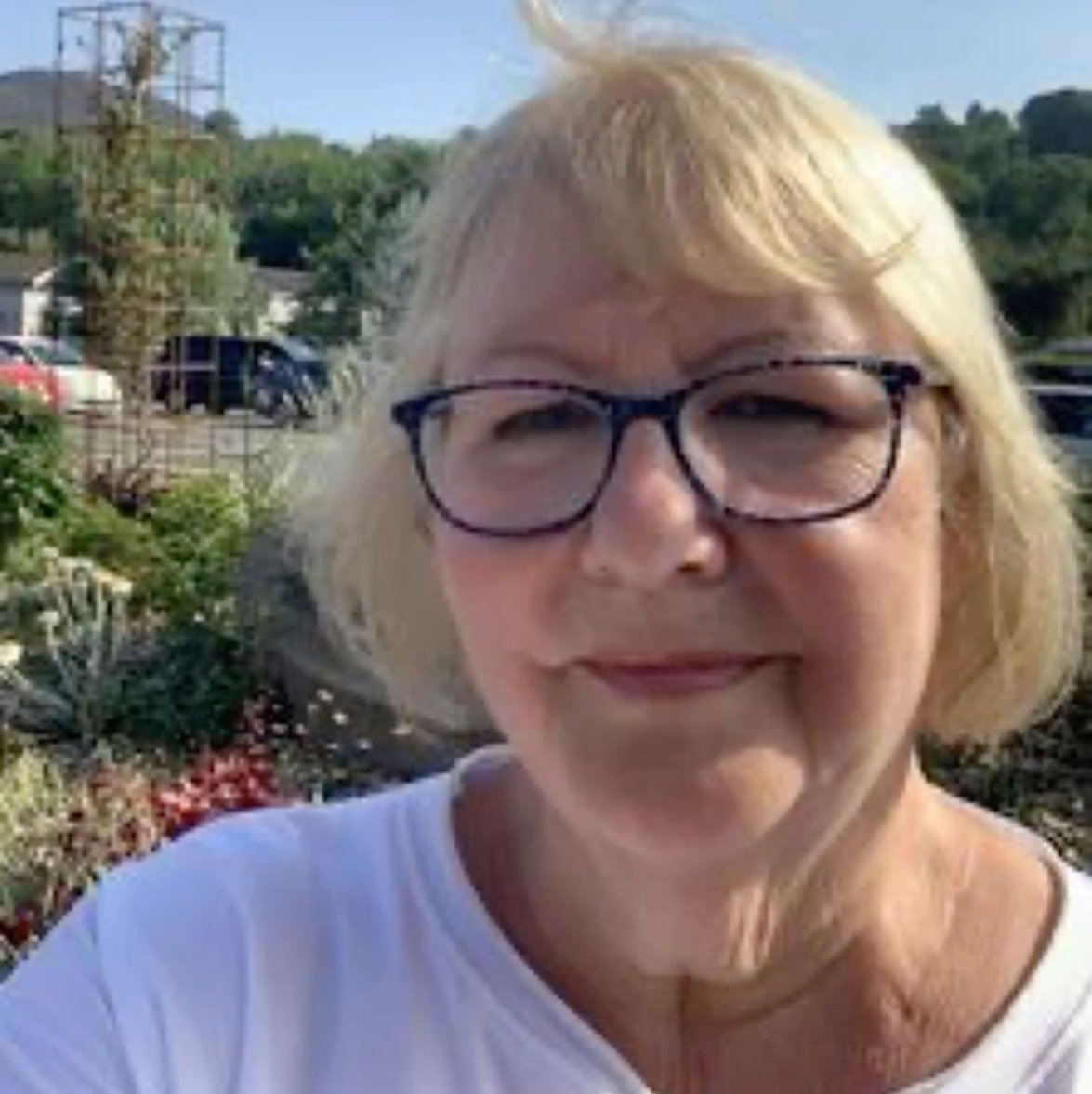 Evamomof2's profile picture. live laugh love my kids and my husband of 18 years and hate my ex husband