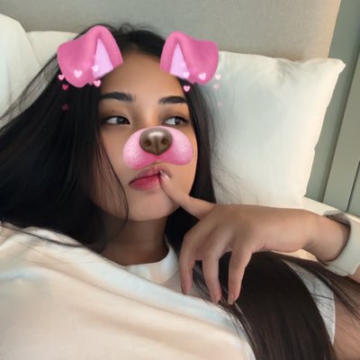 angelinaabalos's profile picture. 有福 🪬