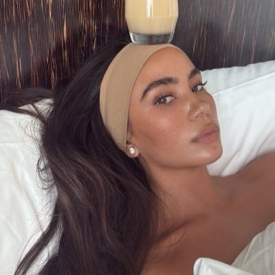 itspoesie's profile picture. 222 ♰