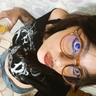 duvidodotuiter's profile picture. tuitando … // (ela/dela)