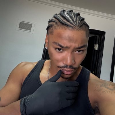 sarpovs's profile picture. 