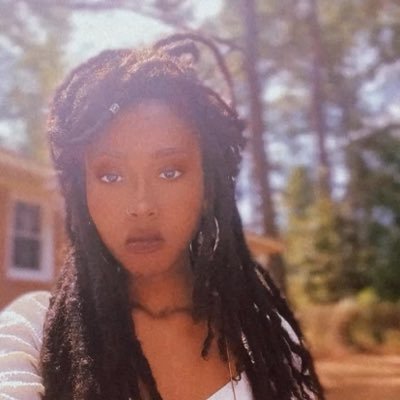 AfroCurls_'s profile picture. 27. Tarot Reader. Empath. Trained Doula 💗 #ncat #steelernation