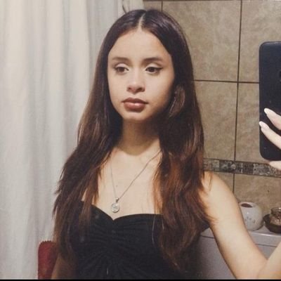 Anirl_08's profile picture. Yo sé que todo sucede allá afuera pero yo tengo un mundo aquí dentro...🎶                ☆                  #luimelia