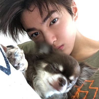 ulilll___'s profile picture. 24/7 thinking about cowo kpop🫧