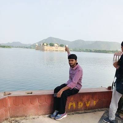dineshmeen11571's profile picture. 